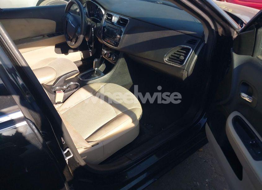 Photo 5 of 2014 Chrysler 200 LX (VIN 1C3CCBAB7EN170340)