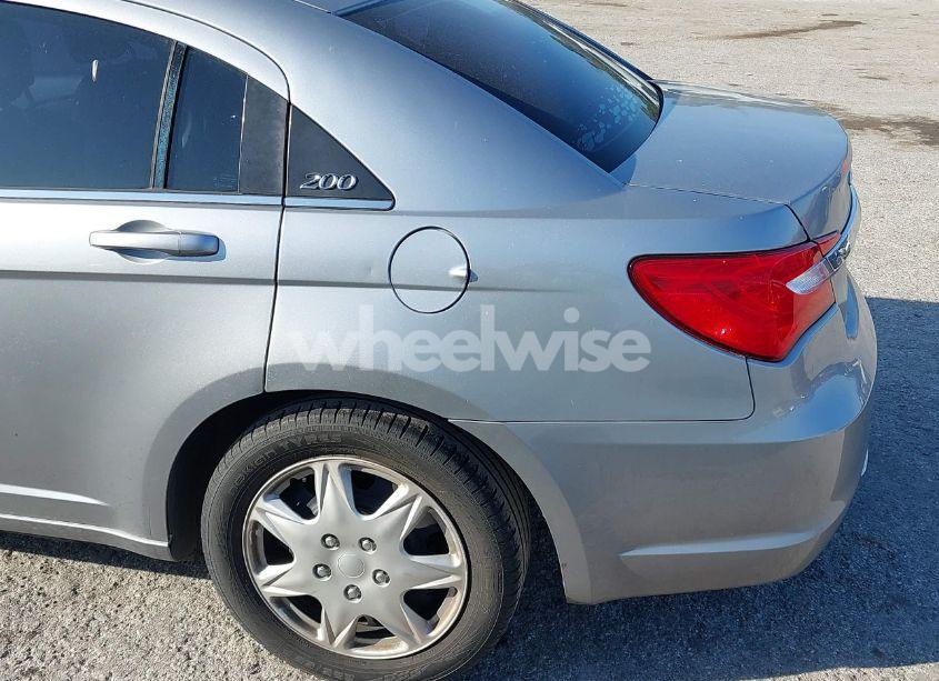 Photo 6 of 2014 Chrysler 200 LX (VIN 1C3CCBAB7EN205510)