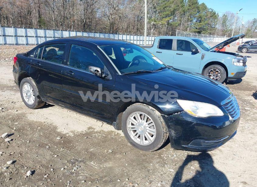 2012 Chrysler 200 LX (VIN 1C3CCBAB8CN208638) main photo