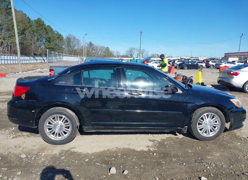 Photo 13 of 2012 Chrysler 200 LX (VIN 1C3CCBAB8CN208638)