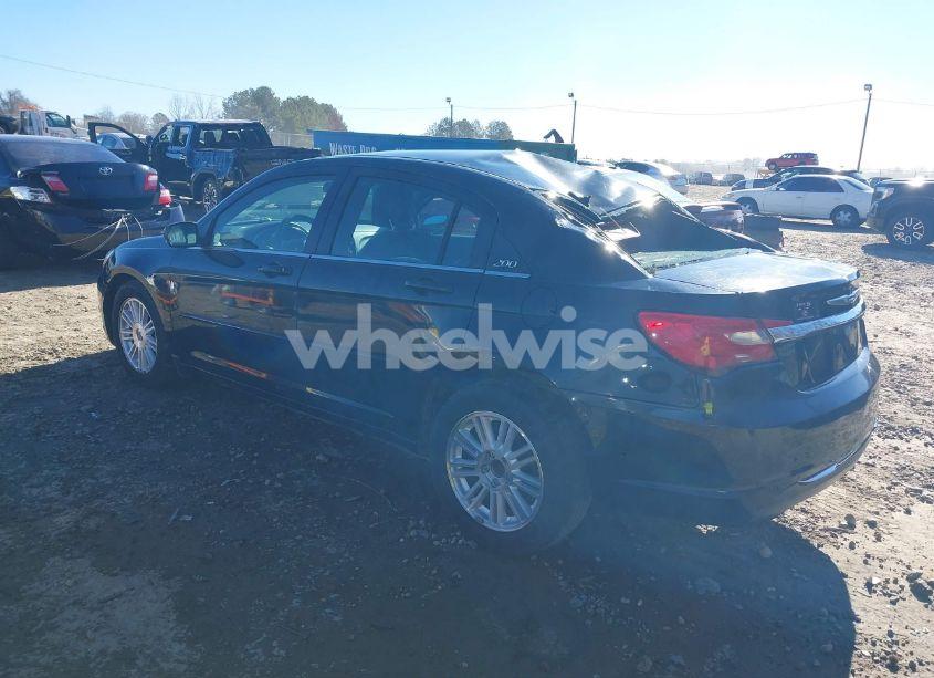 Photo 3 of 2012 Chrysler 200 LX (VIN 1C3CCBAB8CN208638)