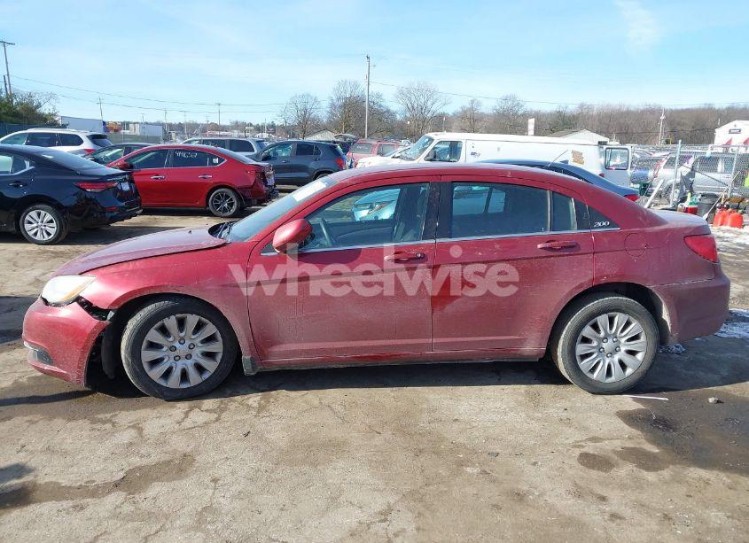 Photo 14 of 2013 Chrysler 200 LX (VIN 1C3CCBAB8DN642155)