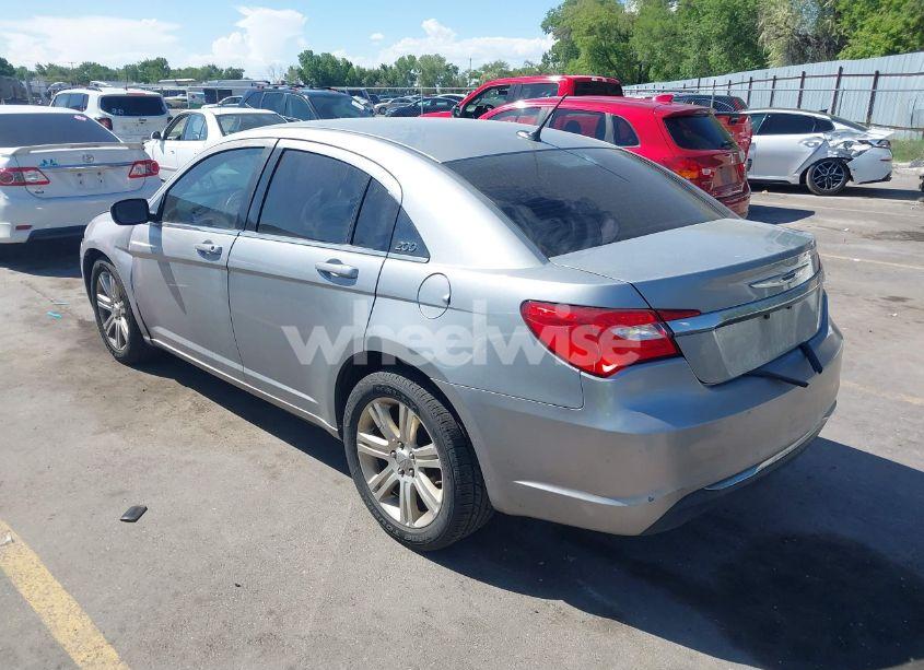 Photo 3 of 2013 Chrysler 200 LX (VIN 1C3CCBAB8DN762392)