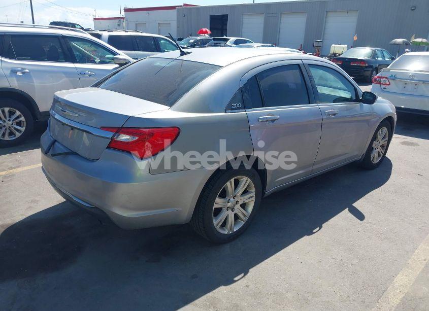 Photo 4 of 2013 Chrysler 200 LX (VIN 1C3CCBAB8DN762392)