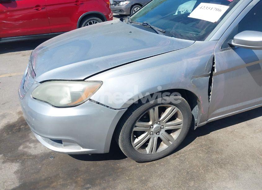 Photo 6 of 2013 Chrysler 200 LX (VIN 1C3CCBAB8DN762392)