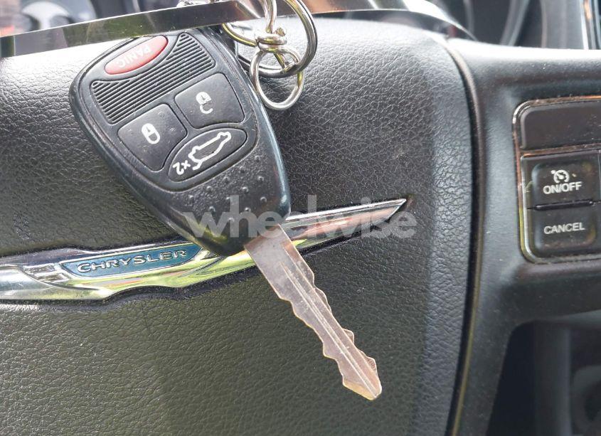 Photo 11 of 2014 Chrysler 200 LX (VIN 1C3CCBAB8EN142630)