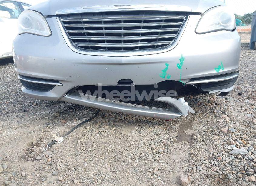 Photo 6 of 2014 Chrysler 200 LX (VIN 1C3CCBAB8EN142630)