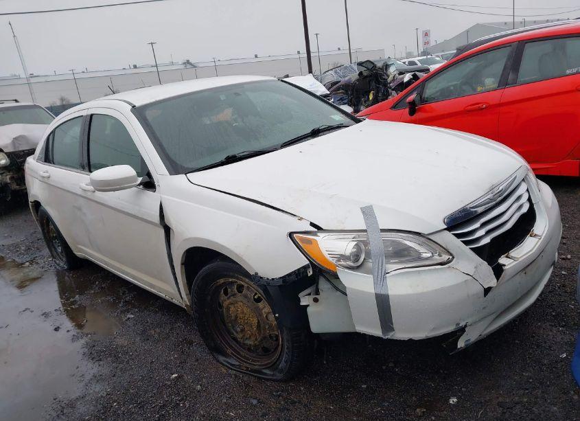 2014 Chrysler 200 LX (VIN 1C3CCBAB8EN168516) main photo