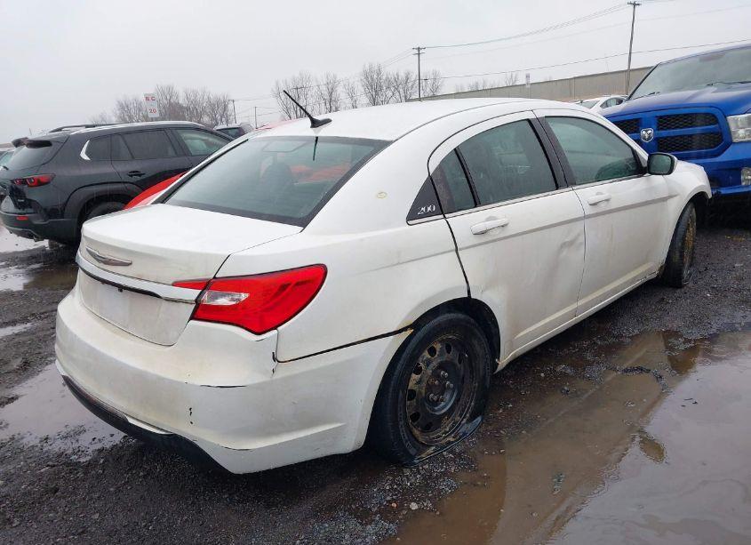 Photo 4 of 2014 Chrysler 200 LX (VIN 1C3CCBAB8EN168516)
