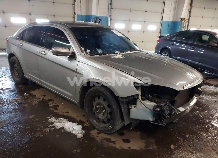 2014 Chrysler 200 LX (VIN 1C3CCBAB8EN213860) main photo