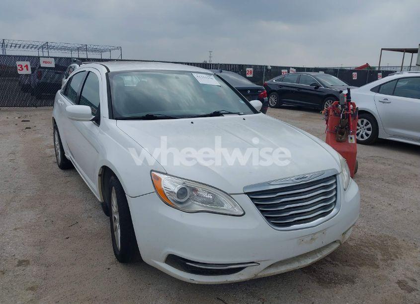 2014 Chrysler 200 LX (VIN 1C3CCBAB8EN231002) main photo