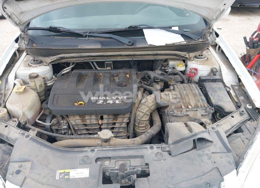 Photo 10 of 2014 Chrysler 200 LX (VIN 1C3CCBAB8EN231002)