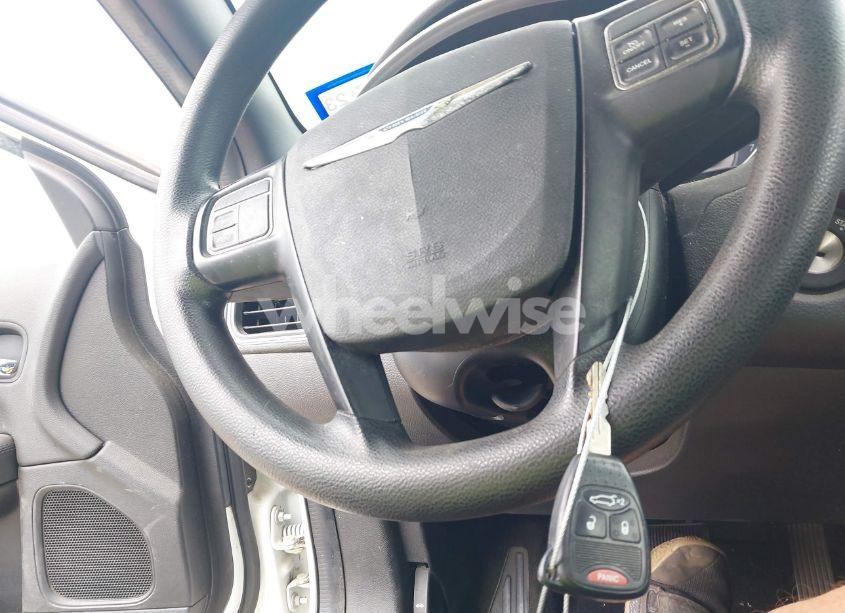 Photo 11 of 2014 Chrysler 200 LX (VIN 1C3CCBAB8EN231002)