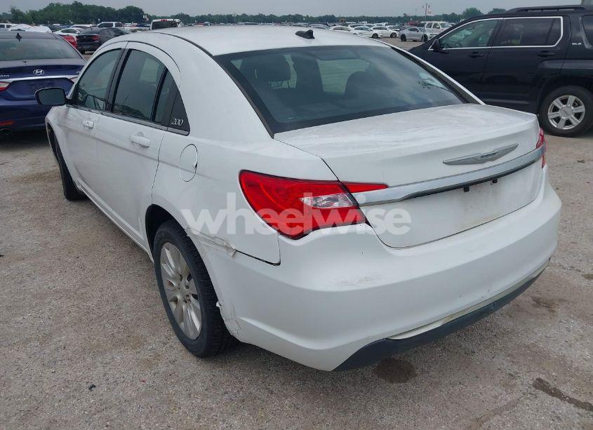 Photo 3 of 2014 Chrysler 200 LX (VIN 1C3CCBAB8EN231002)