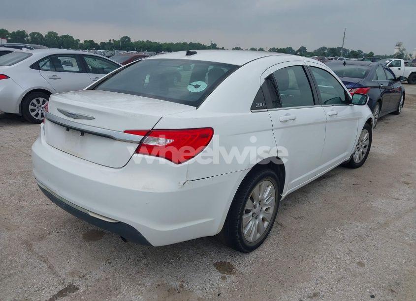 Photo 4 of 2014 Chrysler 200 LX (VIN 1C3CCBAB8EN231002)