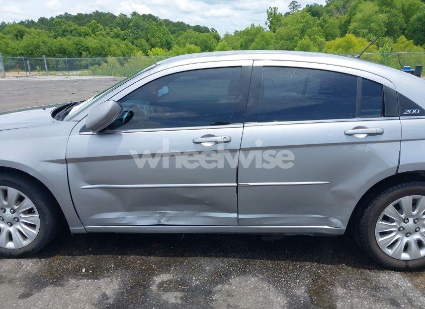 Photo 14 of 2013 Chrysler 200 LX (VIN 1C3CCBAB9DN635599)