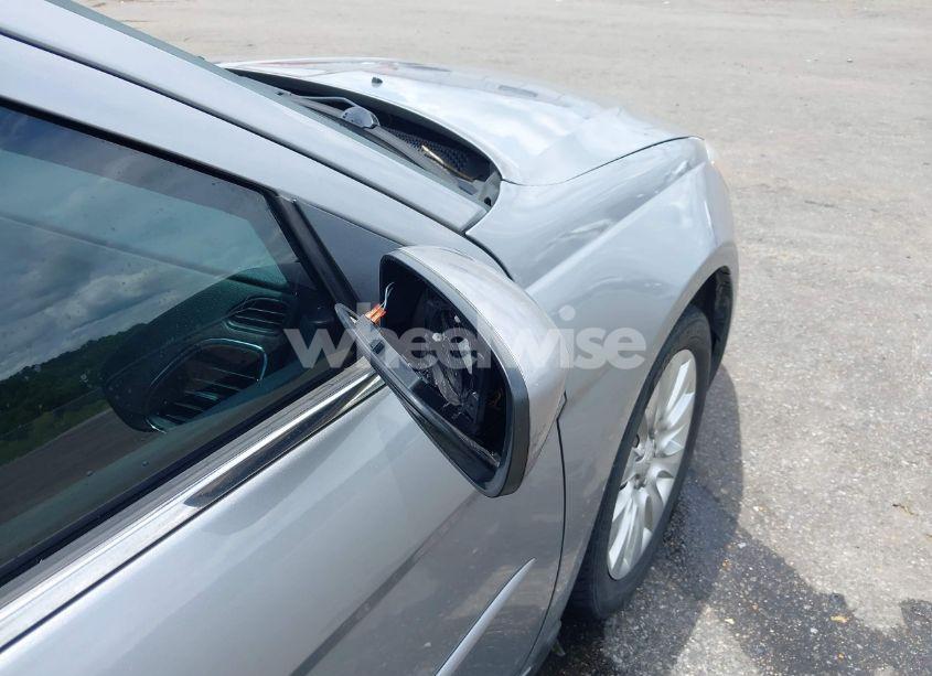 Photo 17 of 2013 Chrysler 200 LX (VIN 1C3CCBAB9DN635599)