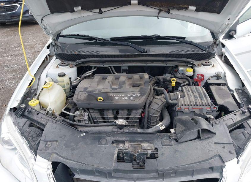 Photo 10 of 2013 Chrysler 200 LX (VIN 1C3CCBAB9DN635621)