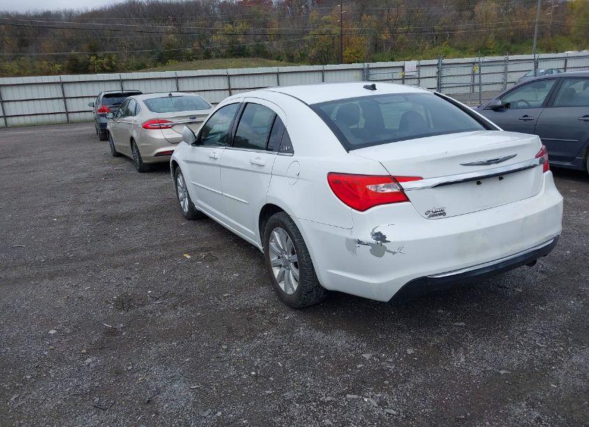 Photo 3 of 2013 Chrysler 200 LX (VIN 1C3CCBAB9DN635621)