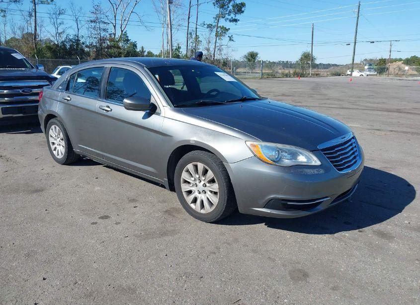 2013 Chrysler 200 LX (VIN 1C3CCBAB9DN641807) main photo