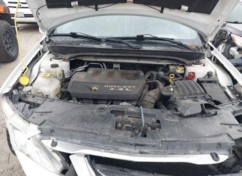 Photo 10 of 2013 Chrysler 200 LX (VIN 1C3CCBAB9DN698184)