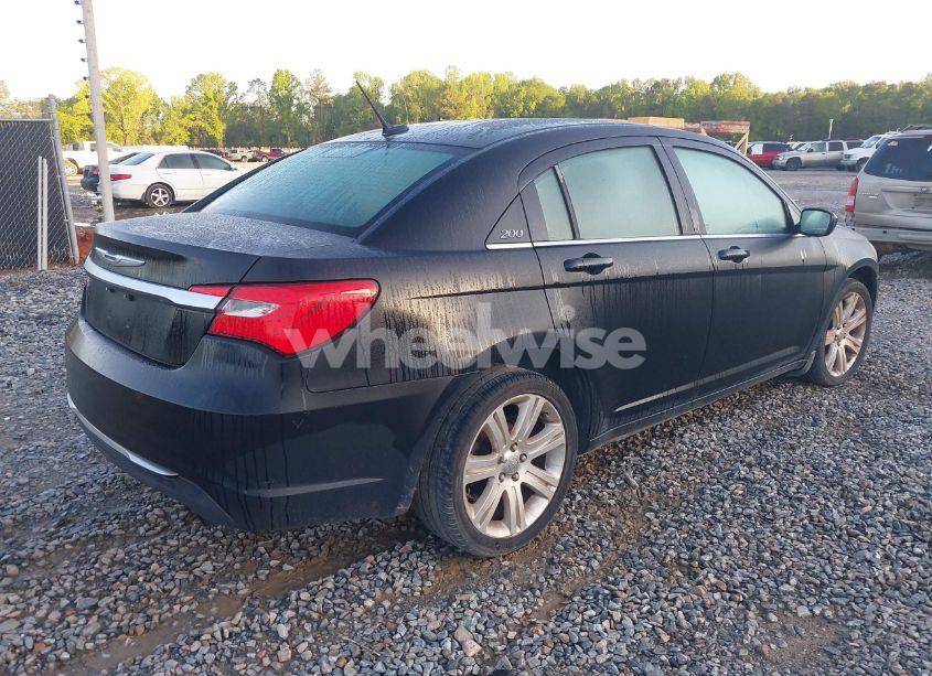 Photo 4 of 2014 Chrysler 200 LX (VIN 1C3CCBAB9EN212572)