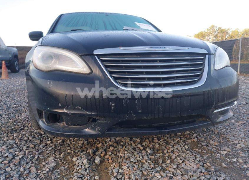 Photo 6 of 2014 Chrysler 200 LX (VIN 1C3CCBAB9EN212572)