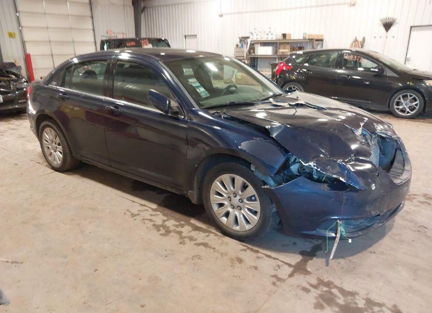 2014 Chrysler 200 LX (VIN 1C3CCBAB9EN231459) main photo