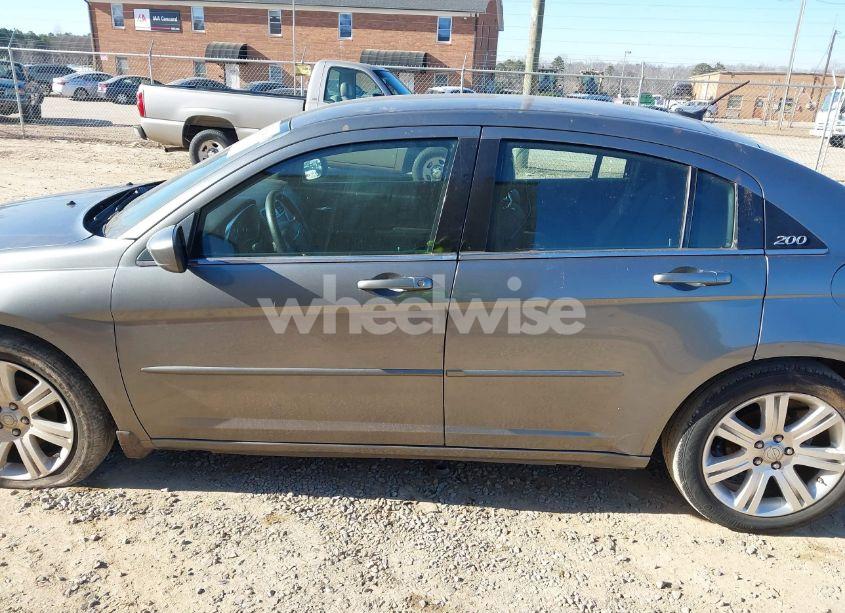 Photo 14 of 2012 Chrysler 200 LX (VIN 1C3CCBABXCN202212)