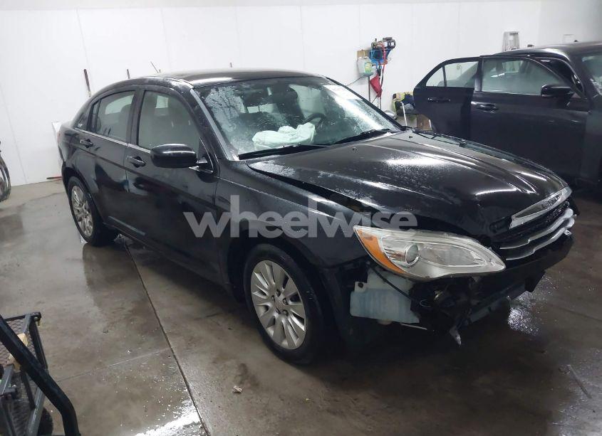 2012 Chrysler 200 LX (VIN 1C3CCBABXCN320387) main photo