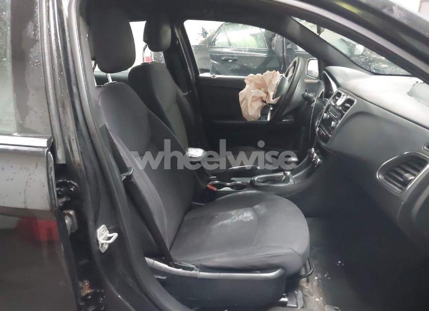 Photo 5 of 2012 Chrysler 200 LX (VIN 1C3CCBABXCN320387)