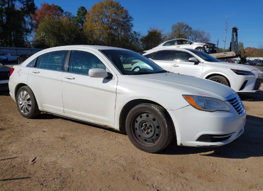 2013 Chrysler 200 LX (VIN 1C3CCBABXDN559505) main photo