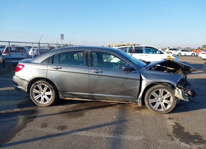 Photo 13 of 2013 Chrysler 200 LX (VIN 1C3CCBABXDN669499)
