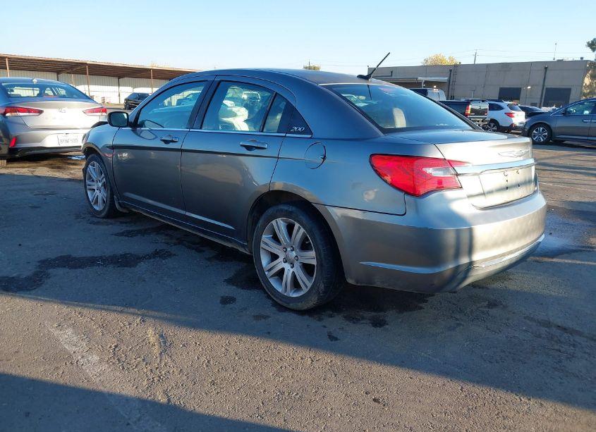 Photo 3 of 2013 Chrysler 200 LX (VIN 1C3CCBABXDN669499)