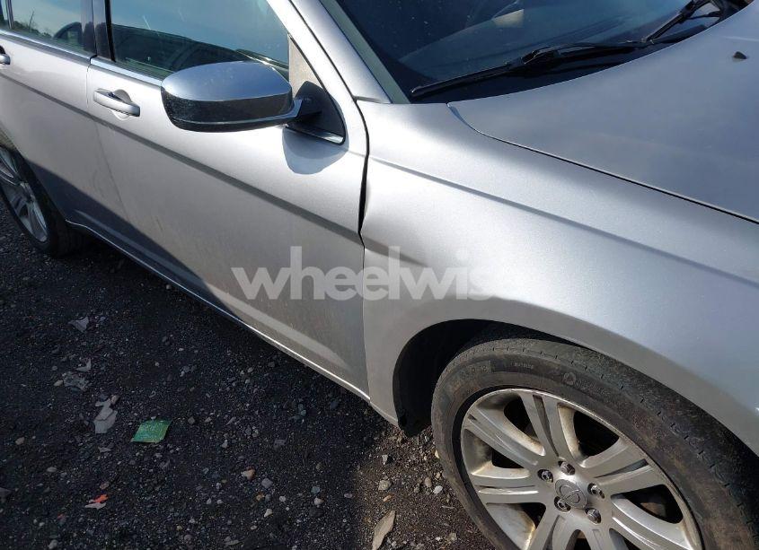 Photo 13 of 2013 Chrysler 200 LX (VIN 1C3CCBABXDN705188)