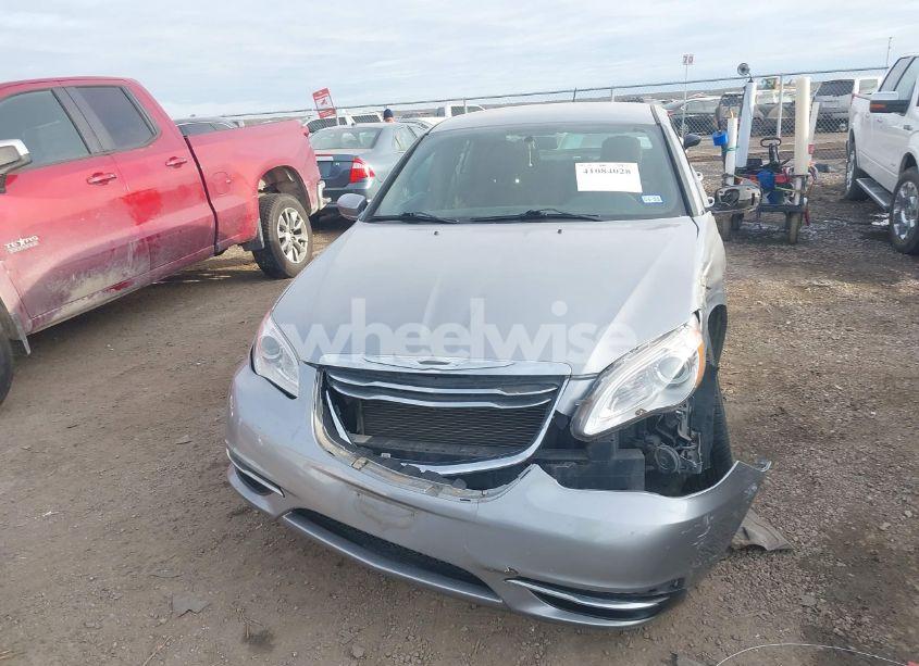 Photo 12 of 2014 Chrysler 200 LX (VIN 1C3CCBABXEN124064)