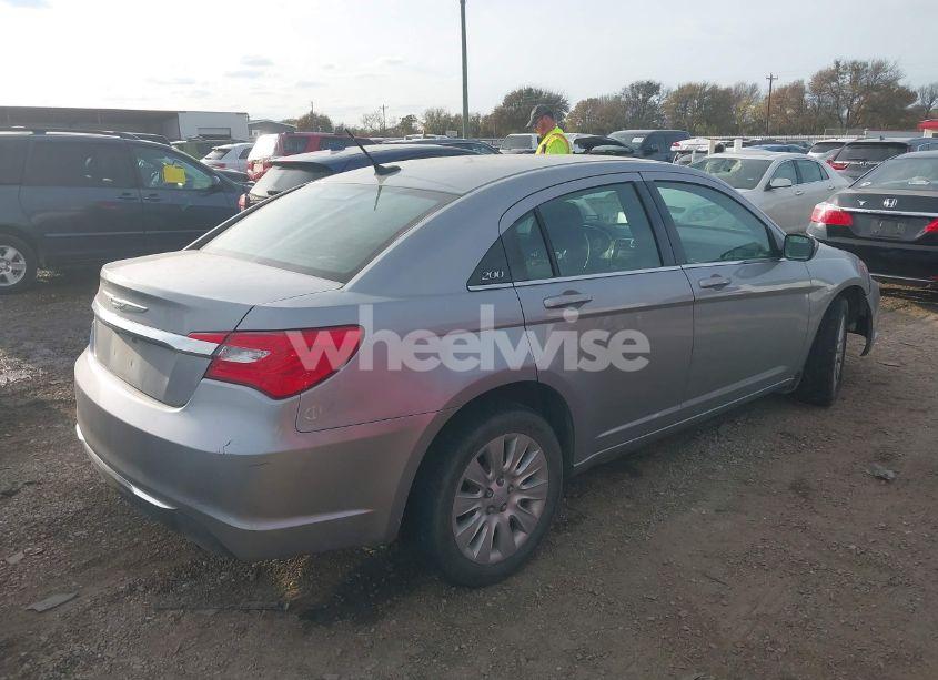 Photo 4 of 2014 Chrysler 200 LX (VIN 1C3CCBABXEN124064)