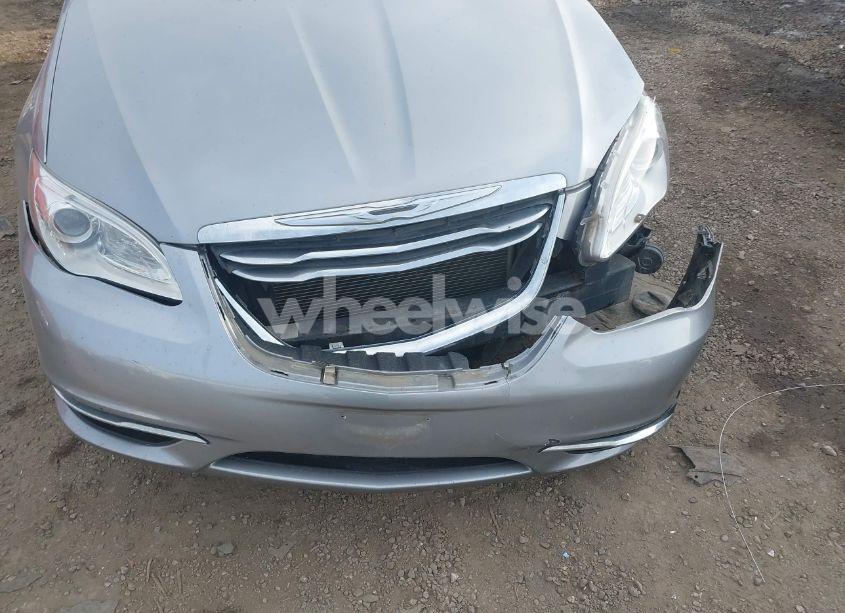 Photo 6 of 2014 Chrysler 200 LX (VIN 1C3CCBABXEN124064)