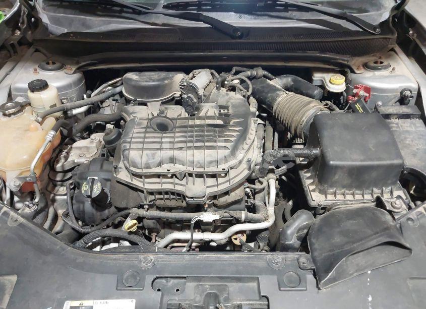 Photo 10 of 2013 Chrysler 200 LX (VIN 1C3CCBAG0DN737577)