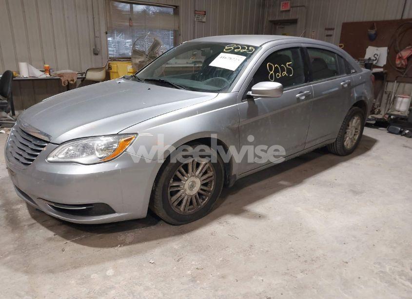 Photo 2 of 2013 Chrysler 200 LX (VIN 1C3CCBAG0DN737577)