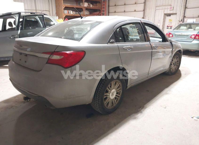 Photo 4 of 2013 Chrysler 200 LX (VIN 1C3CCBAG0DN737577)