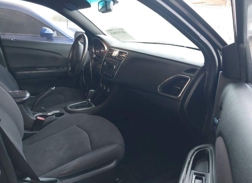 Photo 5 of 2014 Chrysler 200 LX (VIN 1C3CCBAG0EN101372)