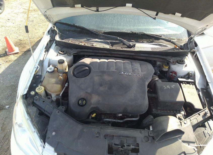 Photo 10 of 2014 Chrysler 200 LX (VIN 1C3CCBAG1EN101431)