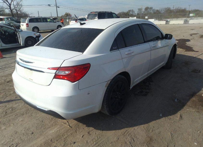 Photo 4 of 2014 Chrysler 200 LX (VIN 1C3CCBAG1EN101431)