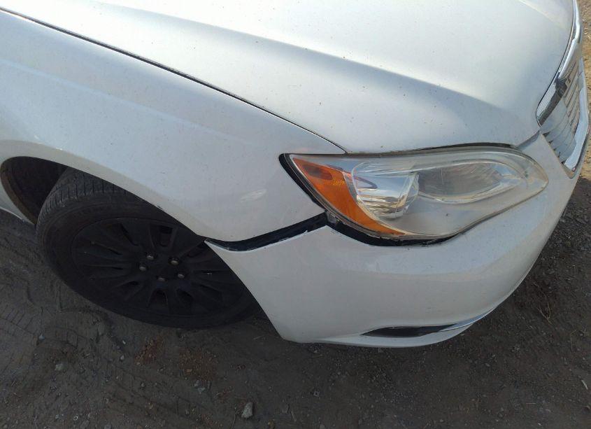 Photo 6 of 2014 Chrysler 200 LX (VIN 1C3CCBAG1EN101431)