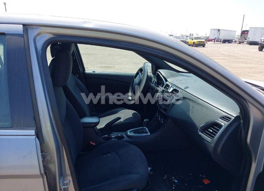 Photo 5 of 2013 Chrysler 200 LX (VIN 1C3CCBAG2DN767678)