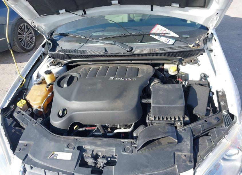 Photo 10 of 2014 Chrysler 200 LX (VIN 1C3CCBAG2EN101745)