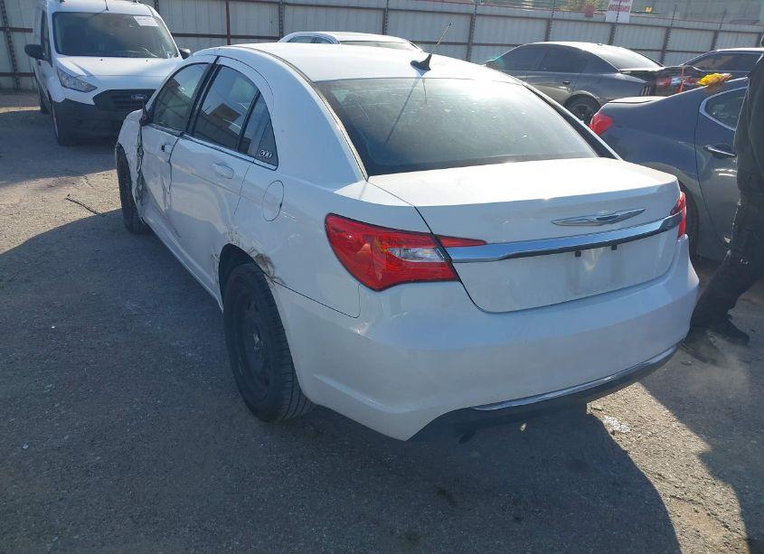 Photo 3 of 2014 Chrysler 200 LX (VIN 1C3CCBAG2EN101745)