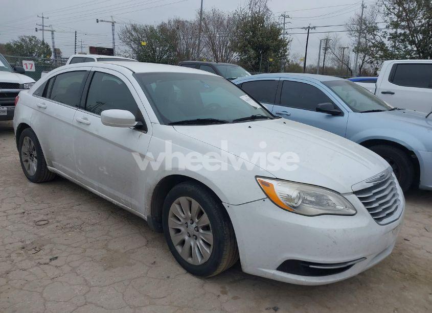 2014 Chrysler 200 LX (VIN 1C3CCBAG2EN103835) main photo