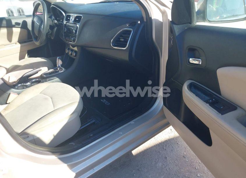 Photo 5 of 2013 Chrysler 200 LX (VIN 1C3CCBAG3DN722202)